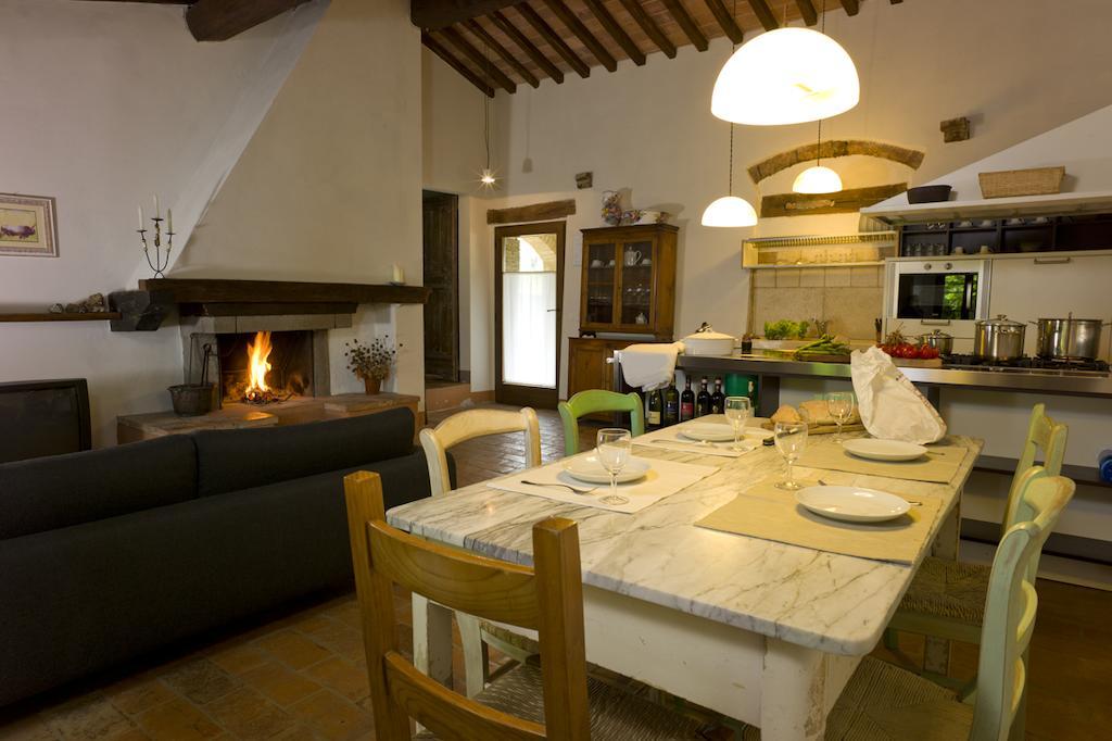 Agriturismo Podere Costarella Radicondoli Szoba fotó